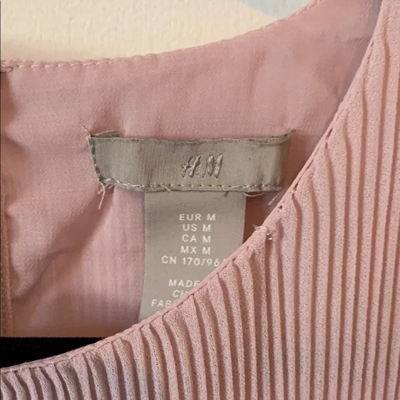 Pink Sleeveless Pleated Blouse H&M Size M - Picture 3 of 3